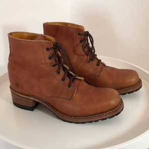 Vintage Frye Campus Style Lug Sole Lace Up Boots